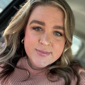 Meet your Posher, Annie